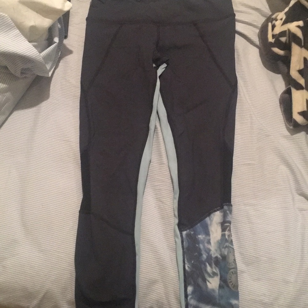 SoulCycle lululemon black w/ blue accent leggings